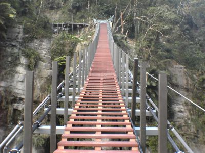 橋面板及欄杆安